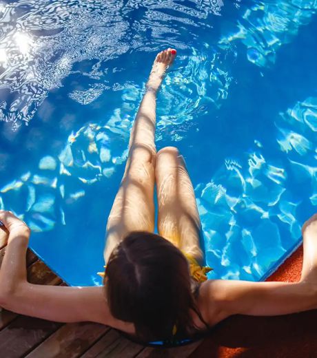 Бассейн в бане: роскошь, польза и релакс